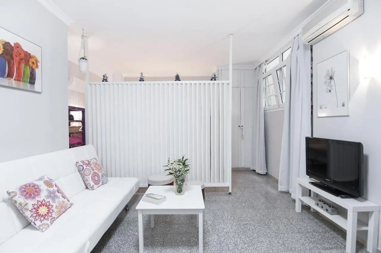 Apartment Homeforguest Canteras Loft, 10 Steps To The Beach Las Palmas de Gran Canaria Spain